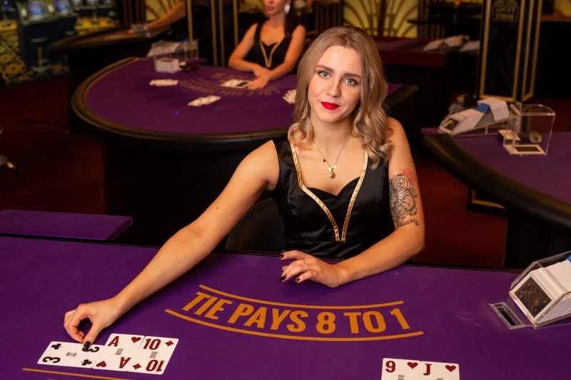 Live Baccarat Table Dealer Stream on Jiliasia